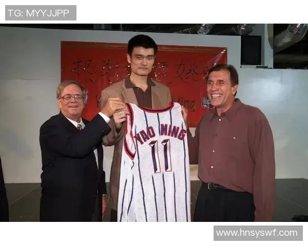 姚明携手詹姆斯共赴篮球盛宴展现友谊与体育精神