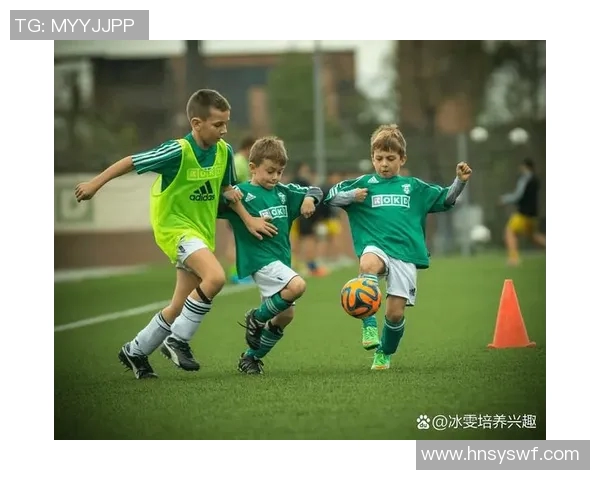 家里挂足球明星的照片是否能提升家庭氛围与孩子的运动兴趣