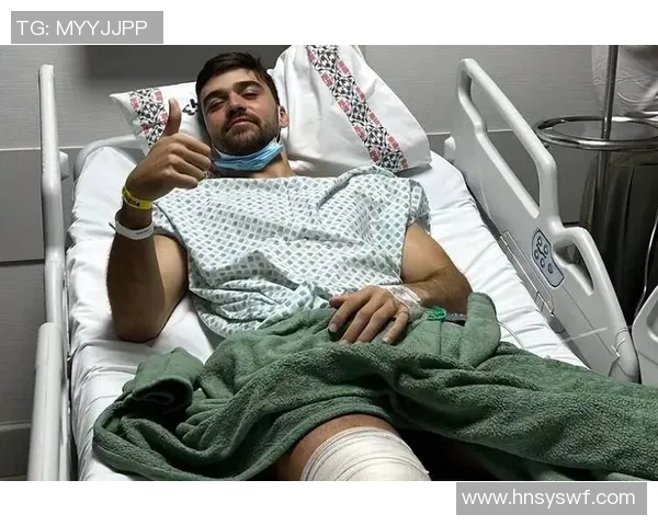 足球明星伤病瞬间全景展示揭示运动背后的艰辛与挑战